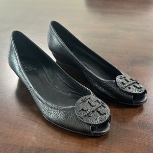 Tory Burch small wedge Amanda peep toe shoes size 9 1/2